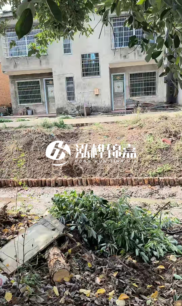漳州挖機打木樁專業(yè)施工-挖機打木樁在狹窄河道邊怎么操作？