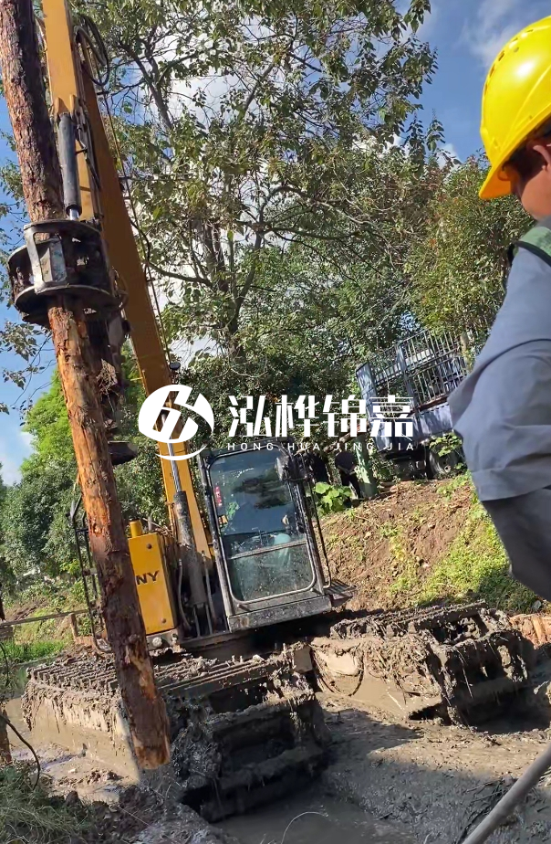 景德鎮(zhèn)河道清淤專業(yè)施工-狹窄河道挖機清理河道的方法？