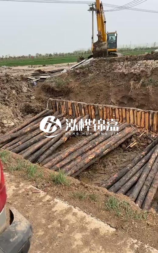 5米大頭16松木樁多少錢一根？按小頭報(bào)價(jià)貴還是大頭報(bào)價(jià)貴？