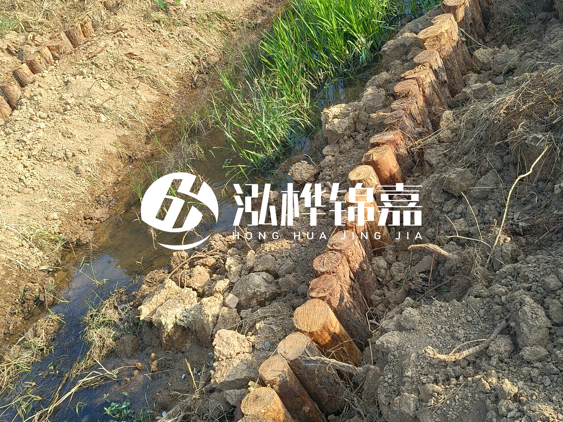 松木樁批發(fā)廠家泓樺錦嘉-樁間距指的是什么間距？