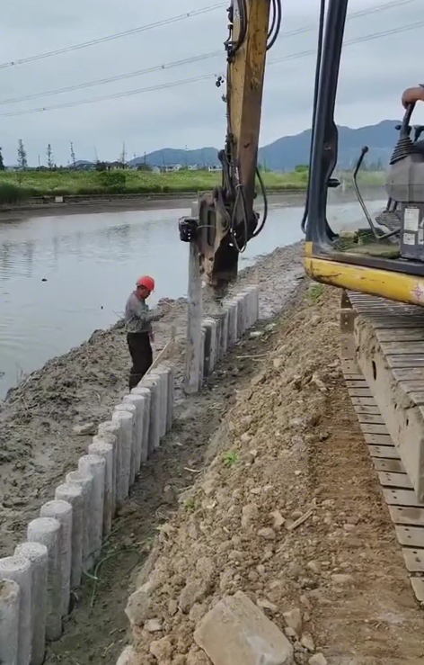 水泥仿木樁廠家泓樺錦嘉 - 打水泥樁多少錢一米？